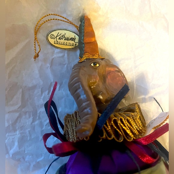 Katherine's Collection elephant Ornament NWT - Picture 4 of 5